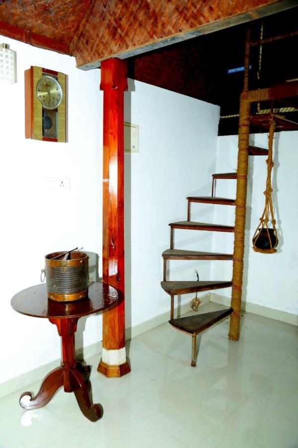 Valentine'S Rice Bowl Home Stay Alappuzha Buitenkant foto
